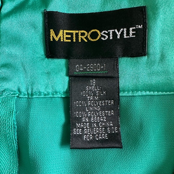 Halter silk dress - Picture 4 of 9